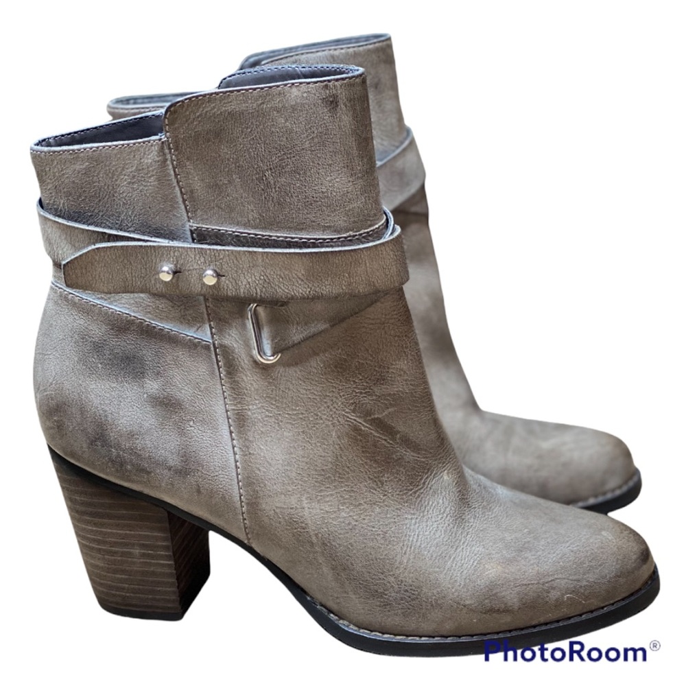 Arturo Chiang Sanya Gray Distressed Leather Ankle Boots Size 9